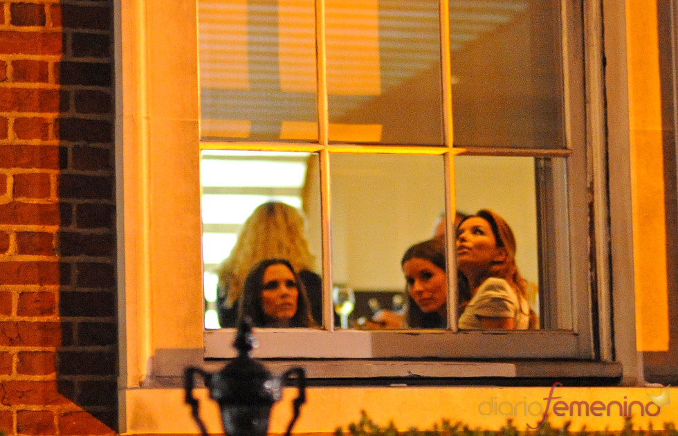 Victoria Beckham y Eva Longoria cenan en Londres