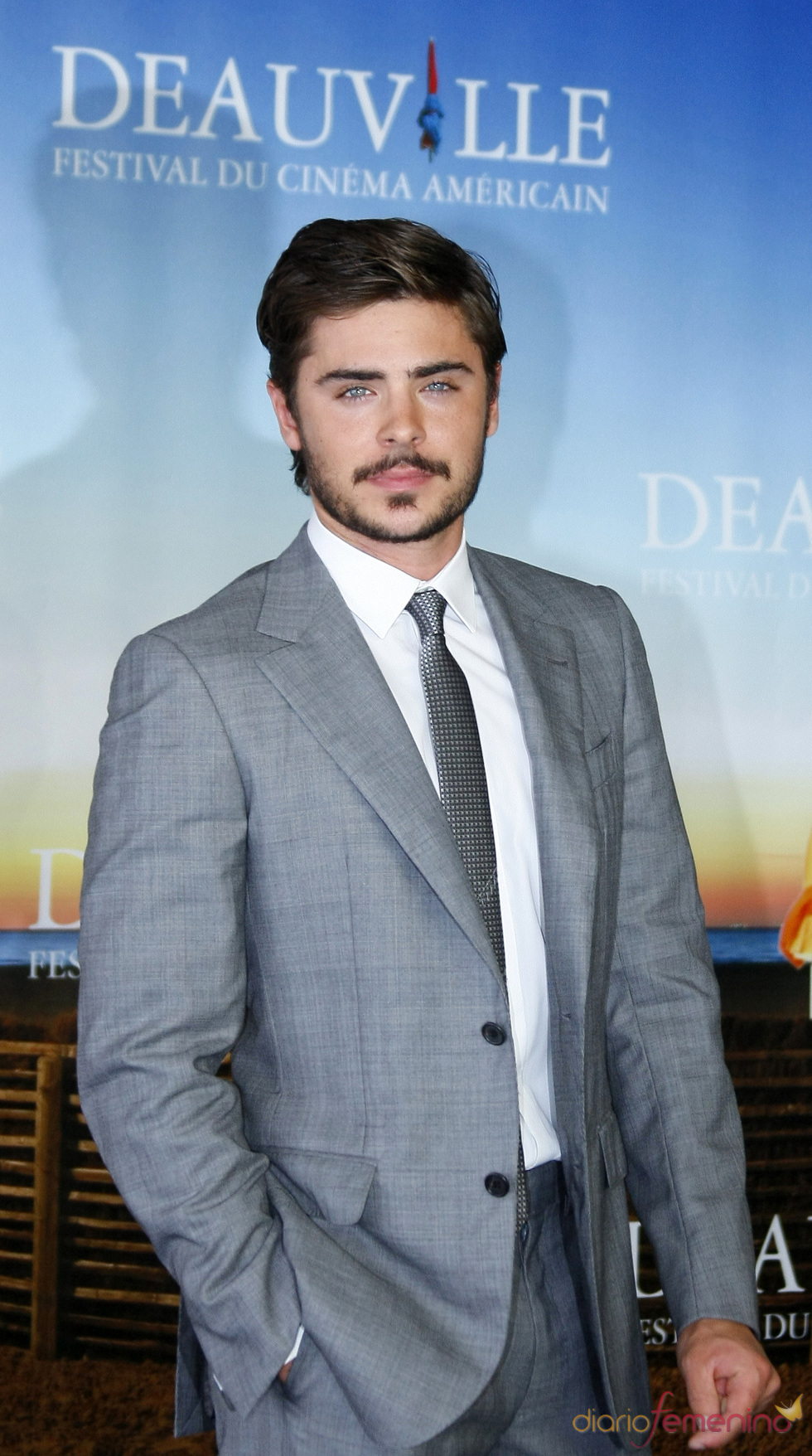 Zac Efron con barba
