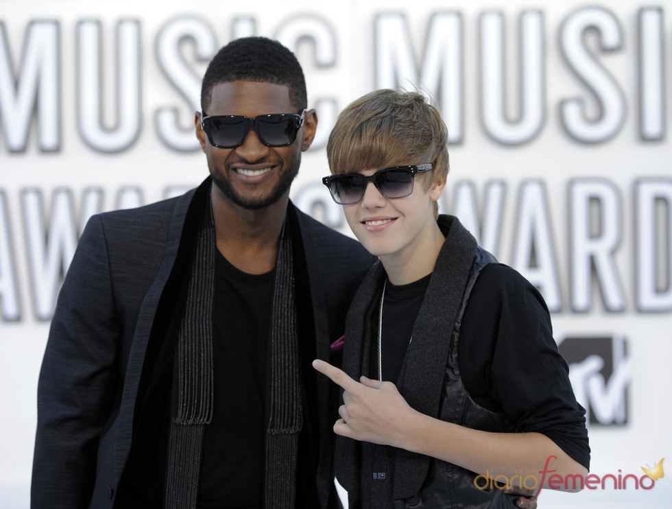Usher y Justin Bieber en los MTV Video Music Awards