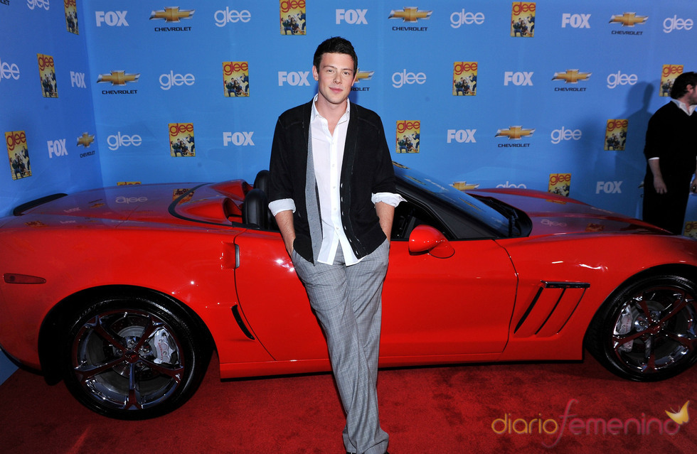Cory Monteith con su nuevo Ferrari