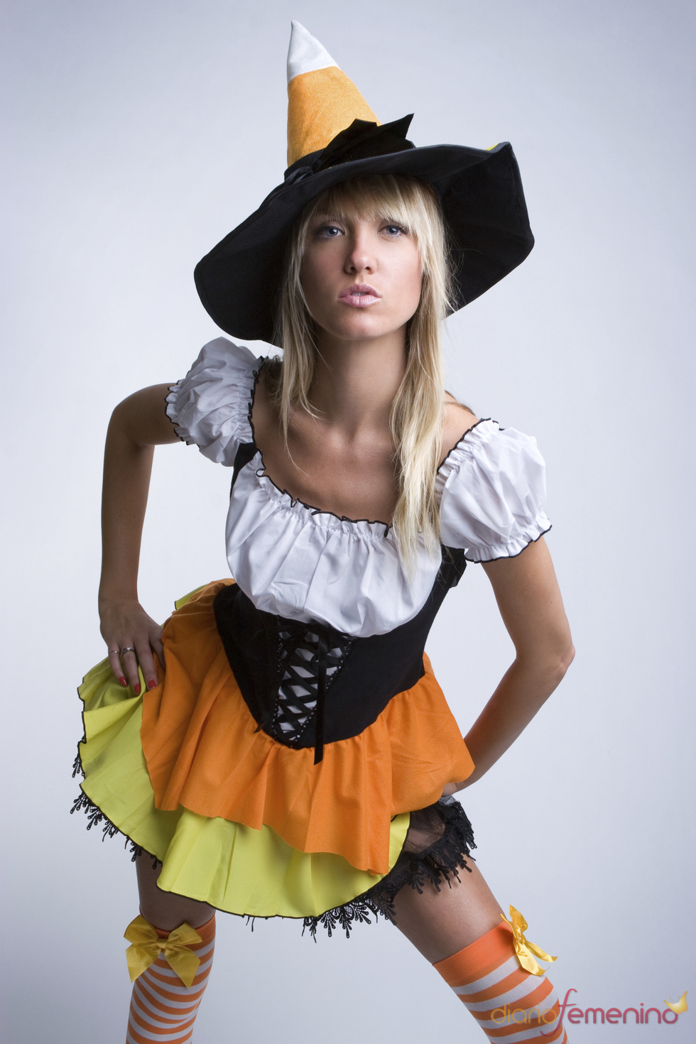 Se una brujita divertida durante Halloween
