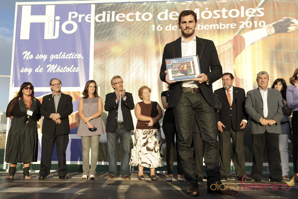 Emoción de  Iker Casillas, hijo predilecto de Móstoles