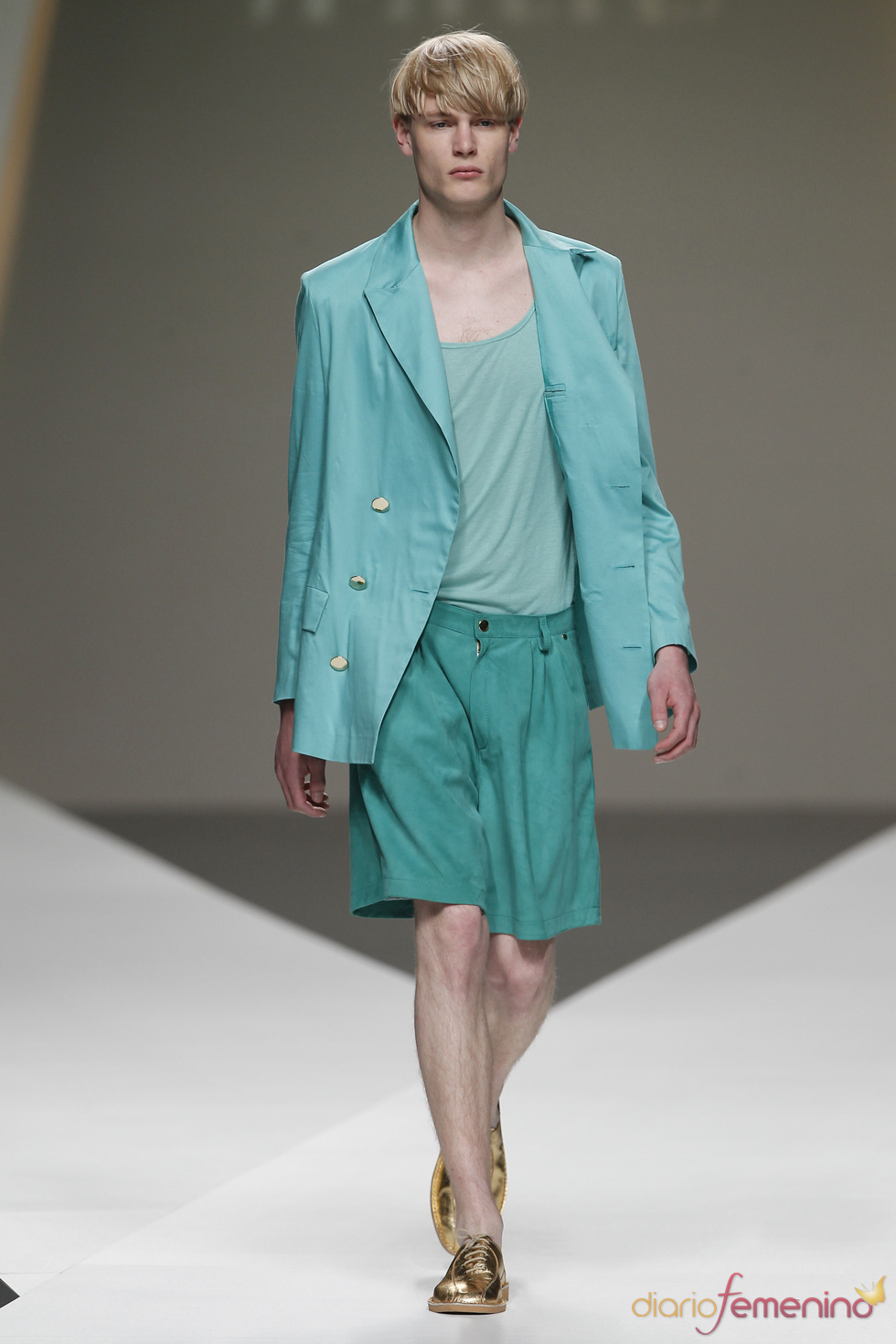 Cati Serra con el verde para la primavera-verano 2011 Cati Serra con el verde para la primavera-verano 2011