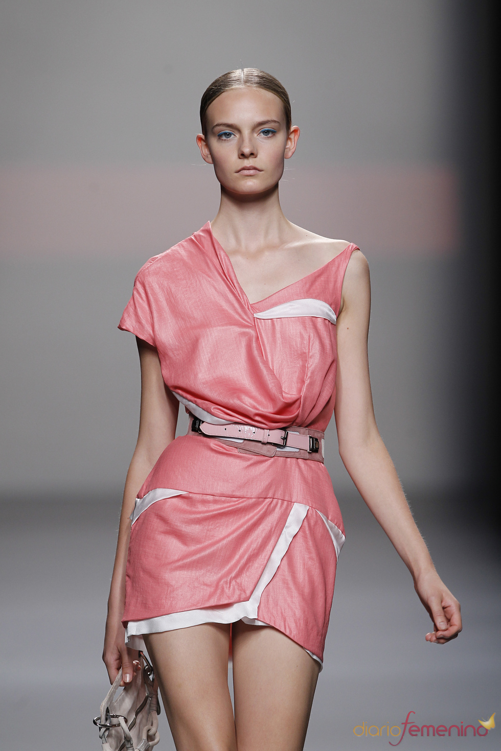 Pastelería de lujo, la moda de Ion Fiz en la Pasarela Cibeles