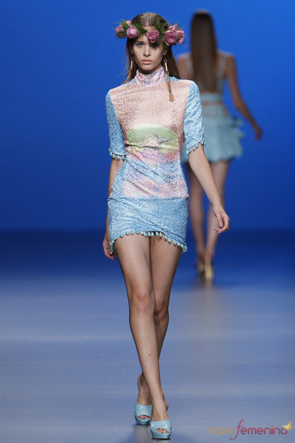 María escoté arriesga con estampados de cristos en la Madrid Fashion Week