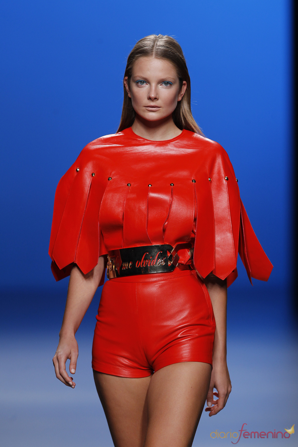 María Escoté arriesga con ajustadísimos shorts rojos