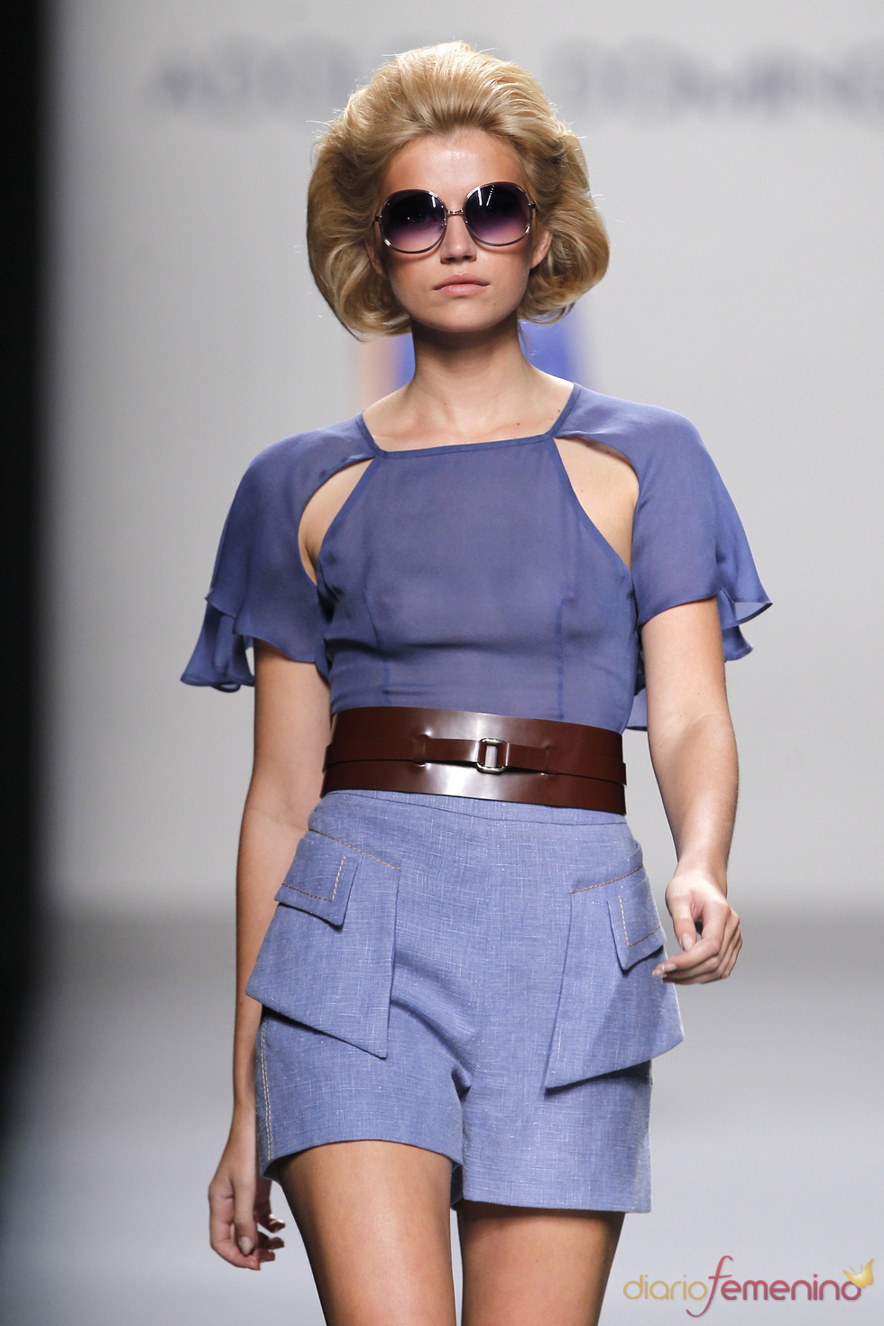 Elegancia en azul según Adolfo Domínguez para la primavera verano de 2011