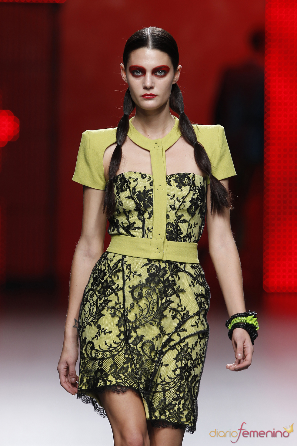 Ana Locking apuesta por las hombreras en Cibeles