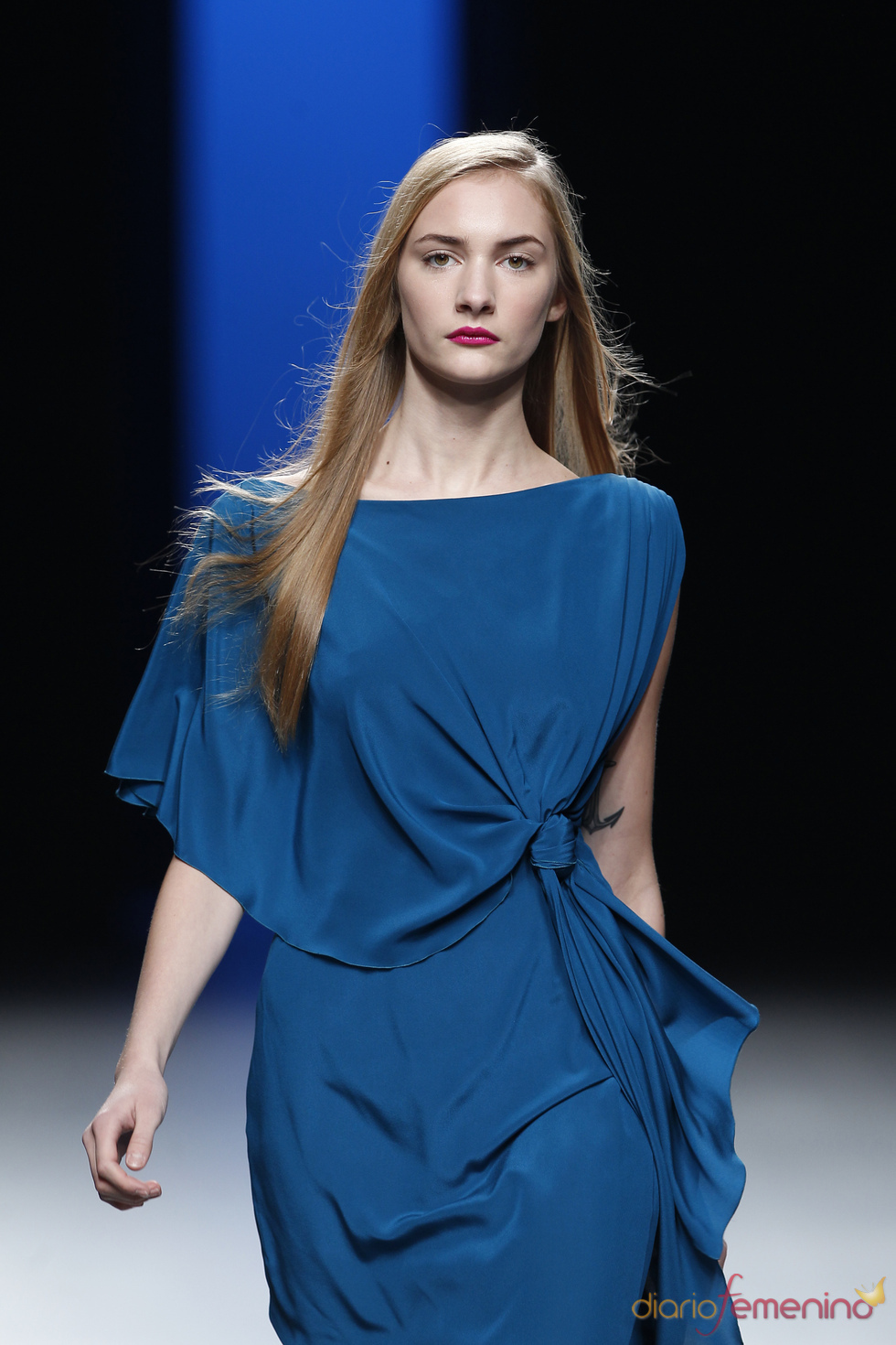 Juanjo Oliva opta por la suavidad de las telas en Cibeles Madrid Fashion Week