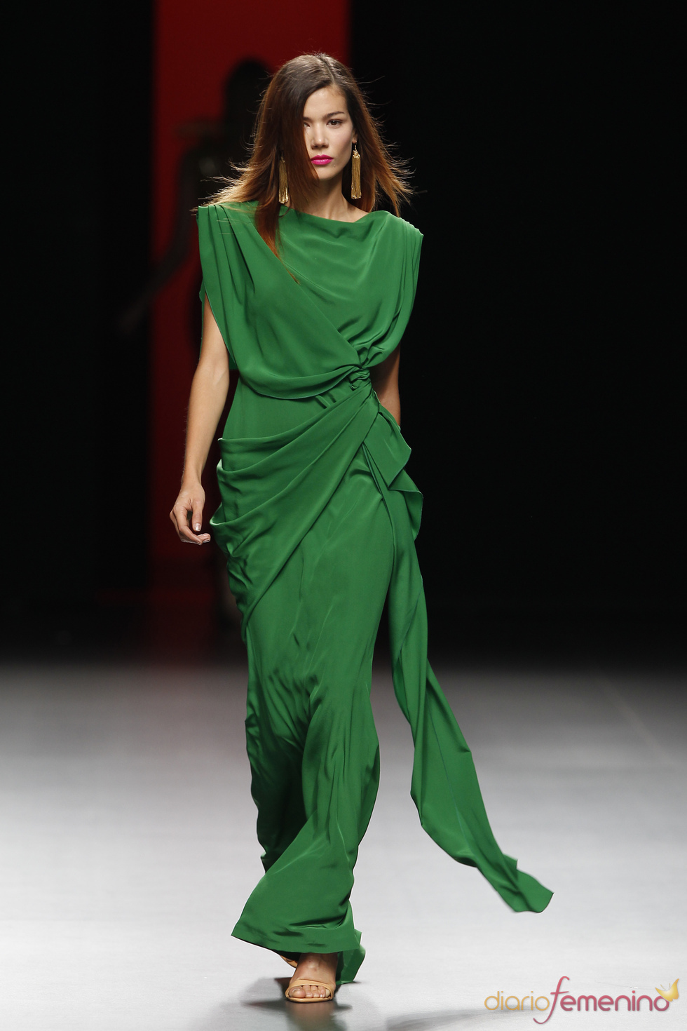 Exquisita caída en las prendas de Juanjo Oliva para el  verano 2011