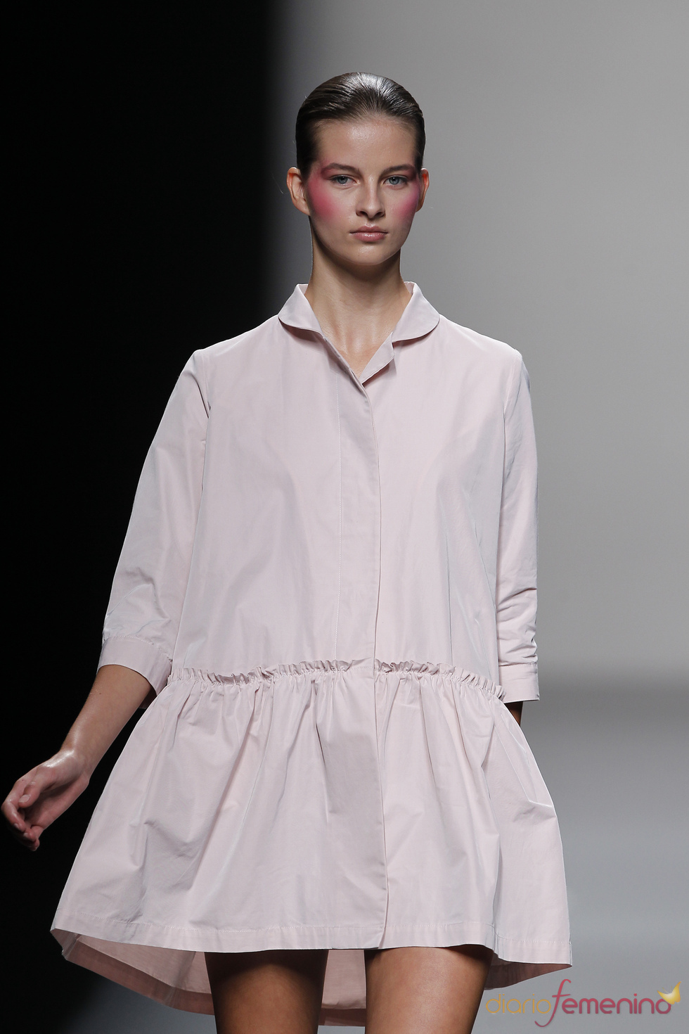 Vestido camisero en tonos pastel de Lydia Delgado en Cibeles 2011