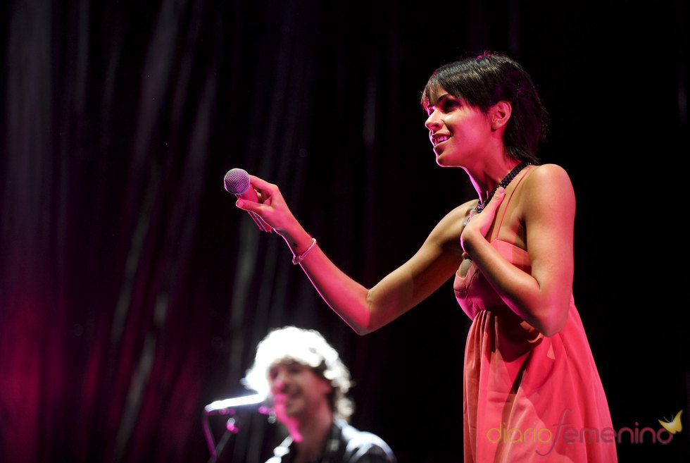 Raquel del Rosario canta en el concierto por el 60 aniversario de SEAT