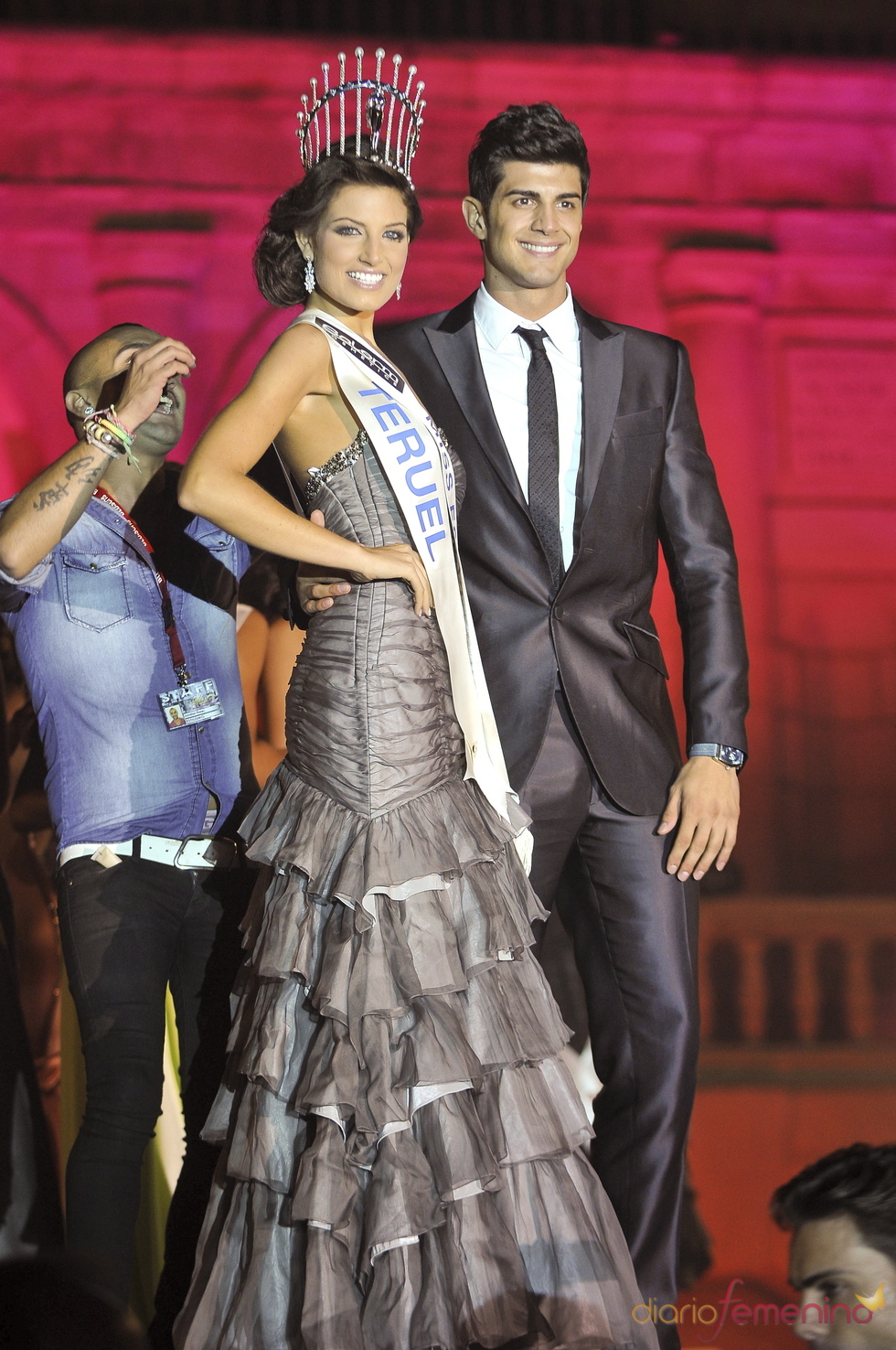 La nueva Miss España posa con su homólogo masculino