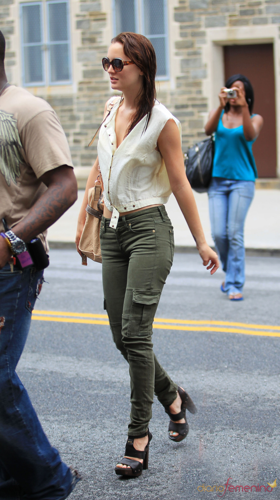 Leighton Meester con un look muy militar