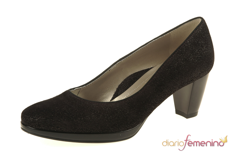 Zapato negro, ideal para Halloween