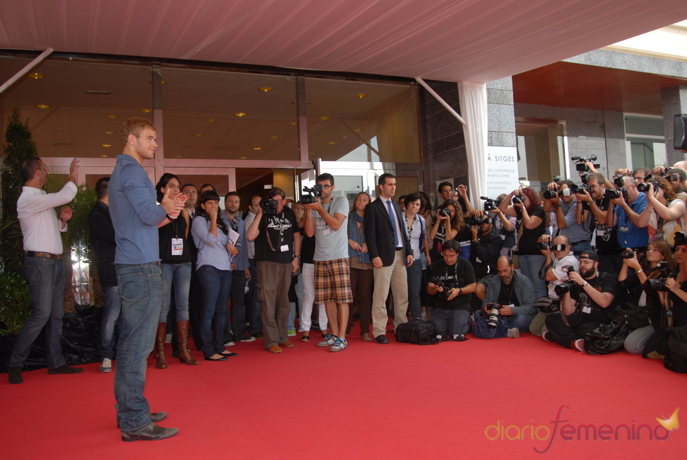 Decenas de medio acreditados retrataron a Kellan Lutz