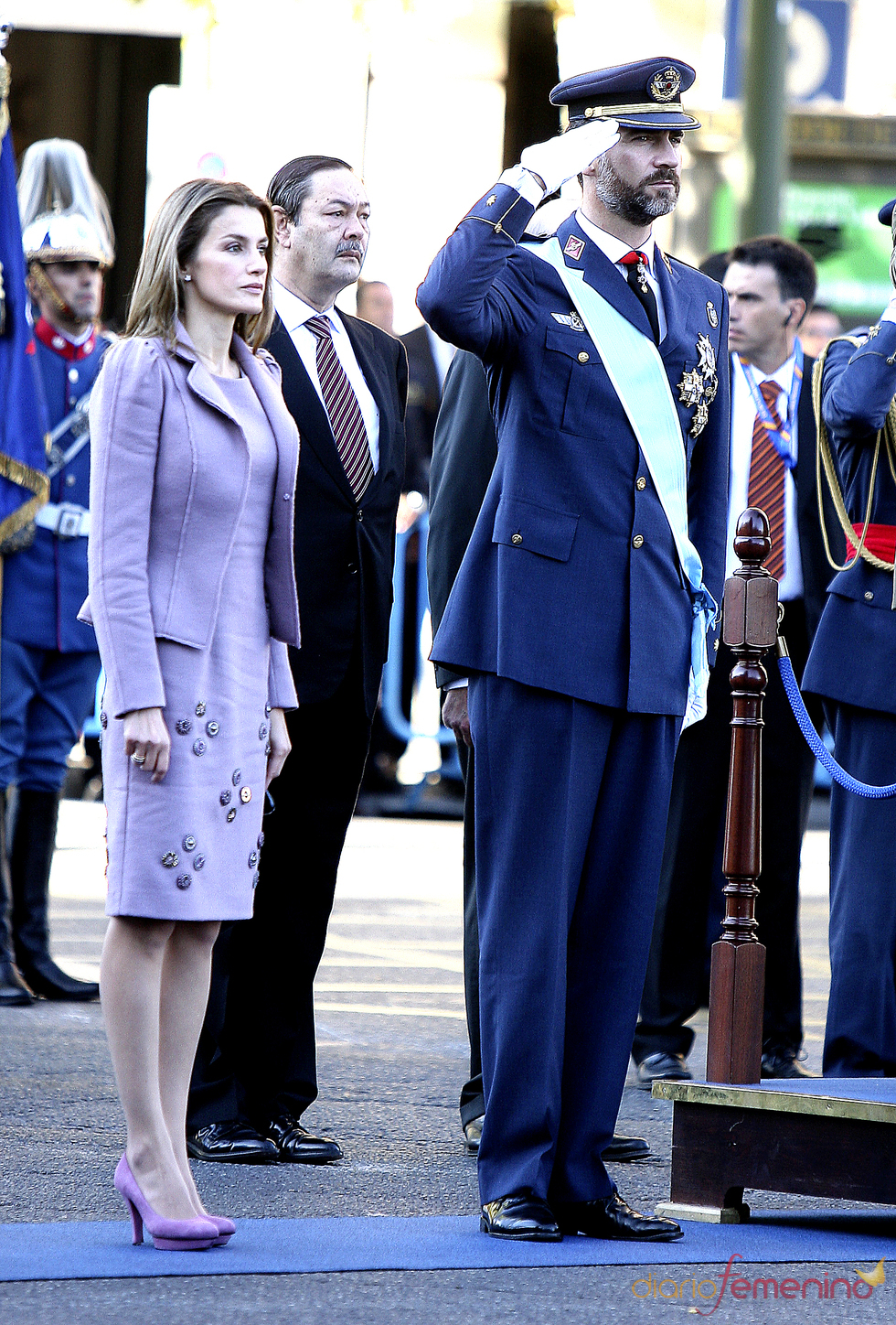Letizia con vestido malva