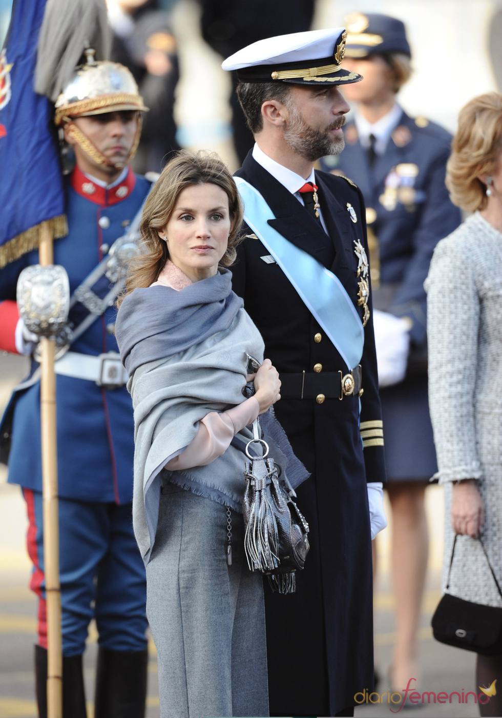 Letizia Ortiz muy sencilla en el desfile de las Fuerzas Armadas