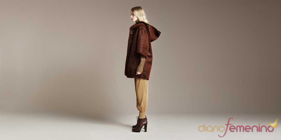 Abrigo con capucha de zara