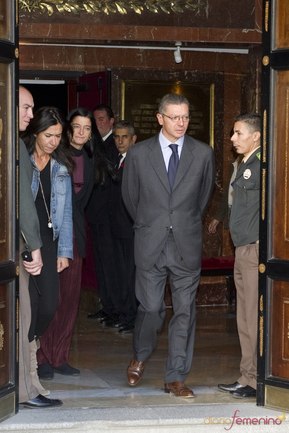 Alberto Ruiz Gallardón da el último adiós a Manuel Alexandre