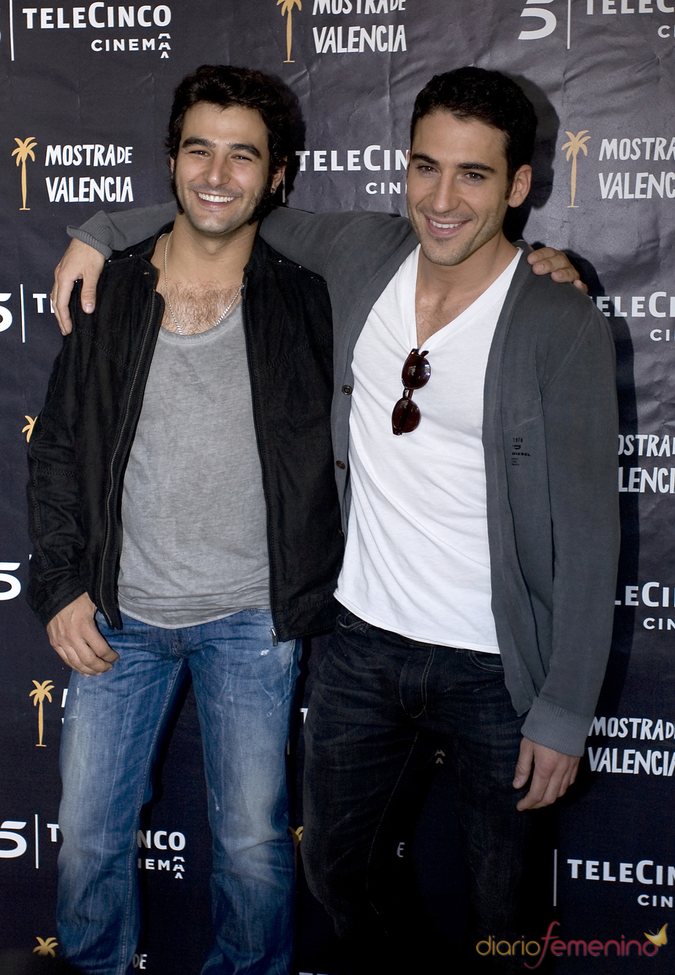 Miguel Ángel Silvestre y Antonio Velánquez, dos actores de la mini serie 'Alakrana'