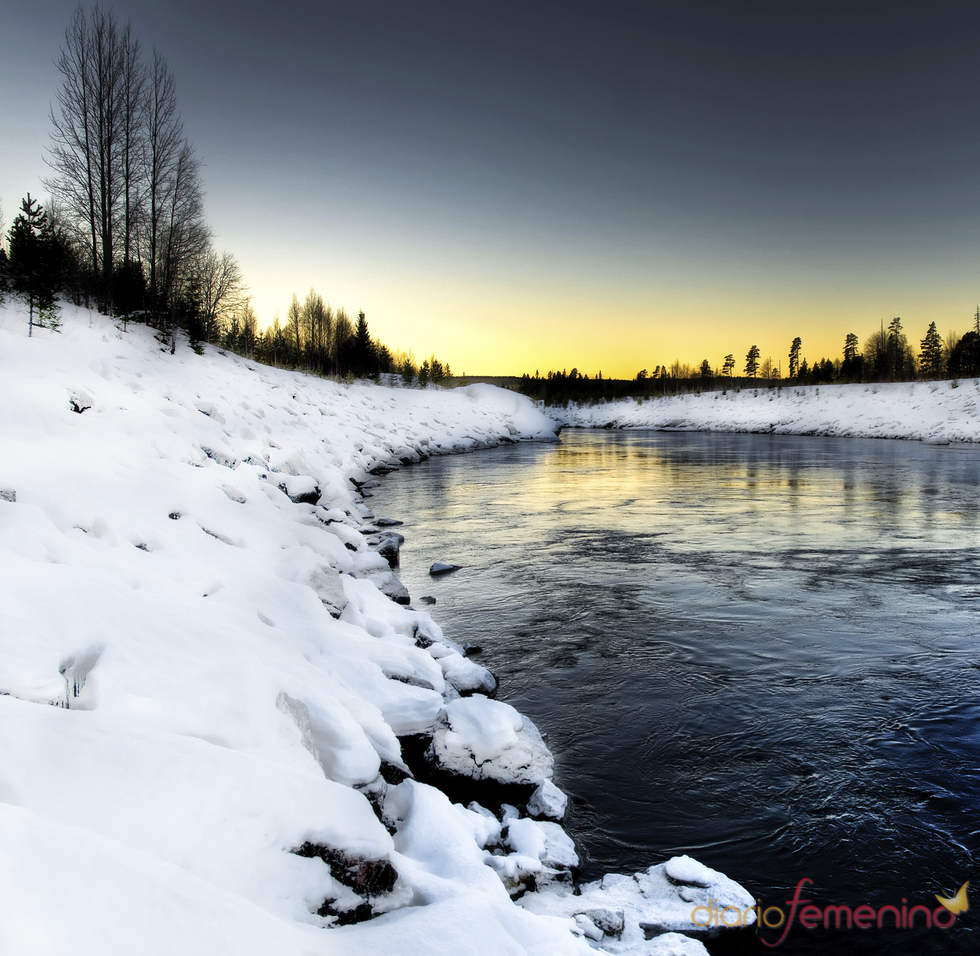 Un río nevado en Laponia