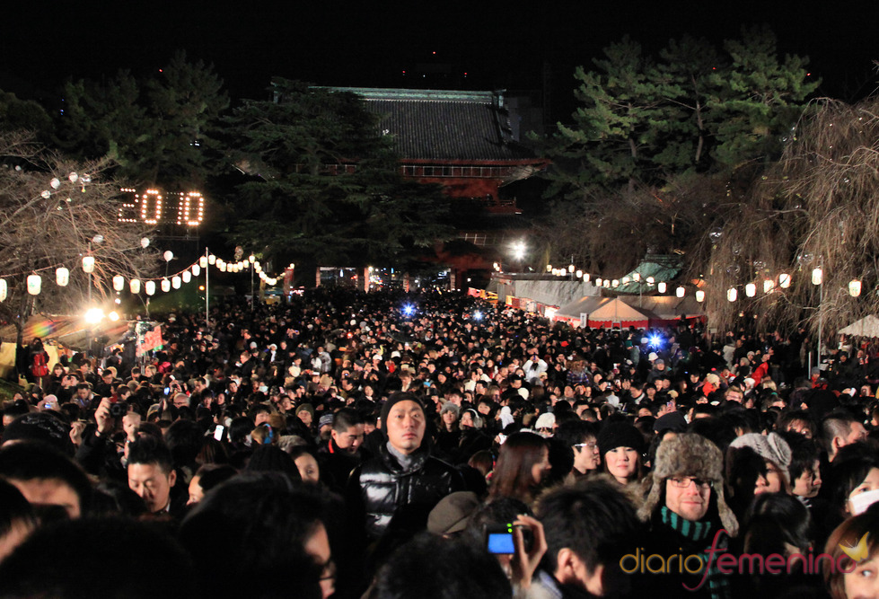 Celebración del año 2010 en las calles de Tokio