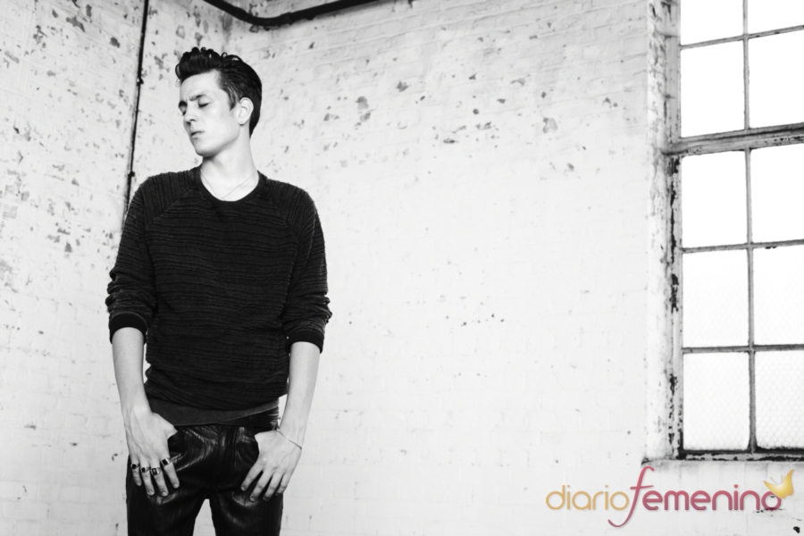 Look urbano con jersey y vaqueros de TopShop