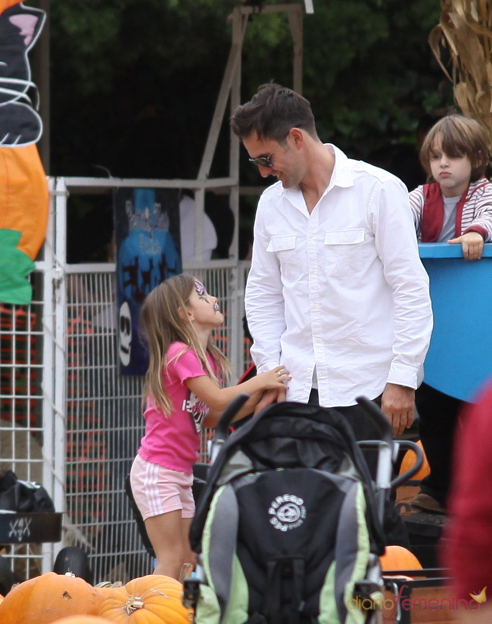 David Arquette y su hija en el Pumpkin Patch