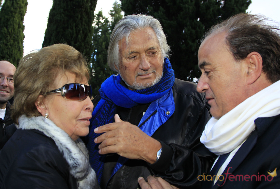 Marc Ostarcevic en el entierro de Carla Duval