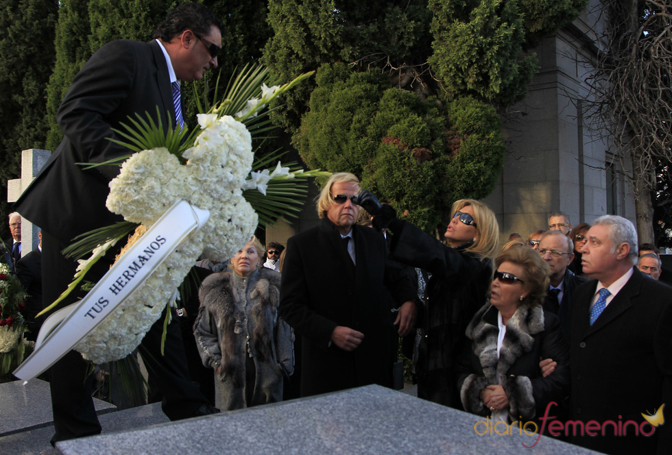 Entierro de Carla Duval en el cementerio de San Isidro