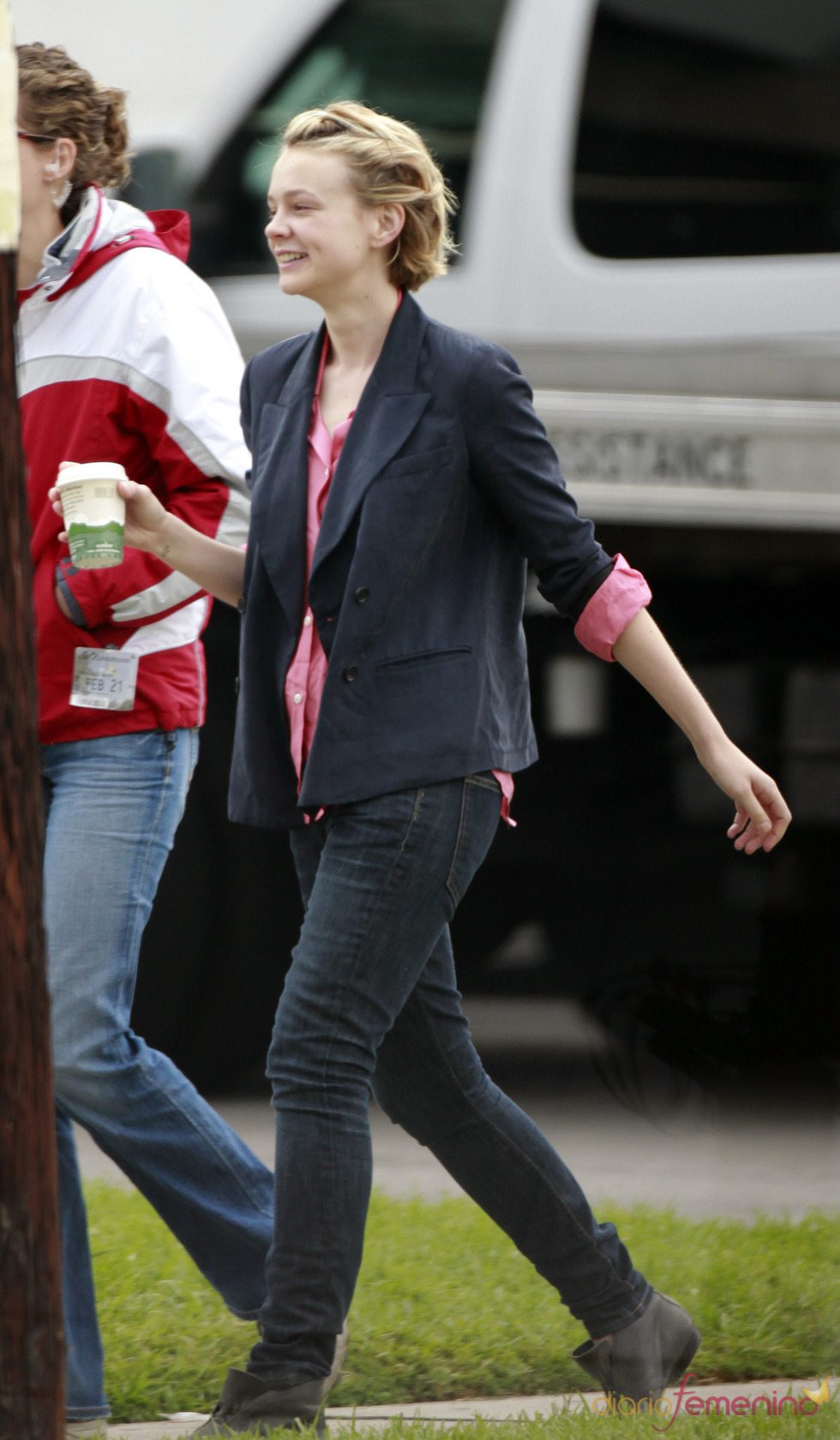 Carey Mulligan muy casual por la calle
