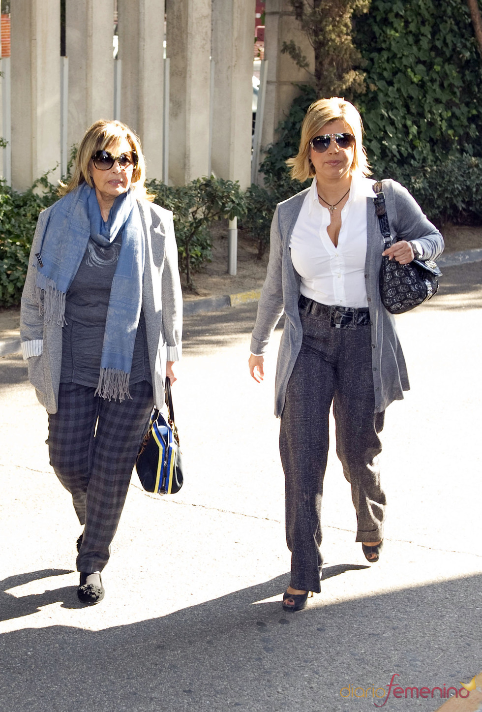 María Teresa Campos y Terelu se despiden de Paco Marsó