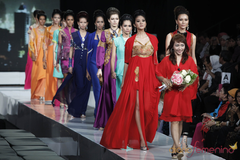 Creaciones con un toque oriental en la Jarkata Fashion Week 2010