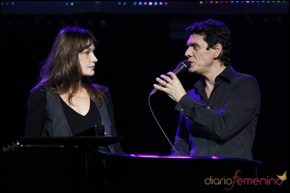 Carla Bruni canta con Marc Lavoine