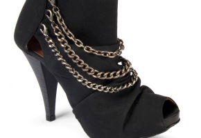 Propuestas de Mustang para vestir tus pies en verano