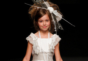 Propuestas de Primera Comunión de Hortensia Maeso en Cibeles Novias 2010