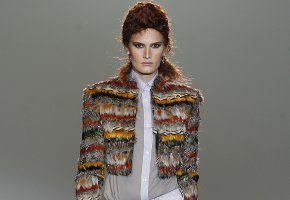 Nicolás Vaudelet actualiza la raya diplomática en la Madrid Fashion Week