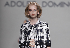 Adolfo Domínguez presenta su colección primavera-verano 2011