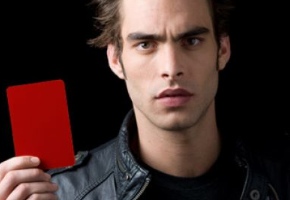 Famosos sacan tarjeta roja contra el maltratador