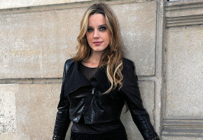 Los looks de la actriz Carolina Bang