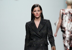 Desfile de Javier Larraínzar en Cibeles 2011