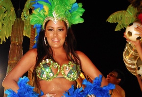 Giselle Bundchen, Jude Law y Pamela Anderson en el Sambódromo de Río de Janeiro