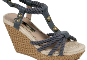 Sandalias y zapatos para la primavera/verano 2011