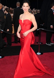 Sandra Bullock, de rojo pasión