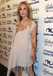 La túnica de Carmen Lomana