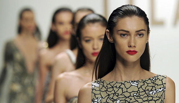 La alta costura se sube a los escenarios en Italia