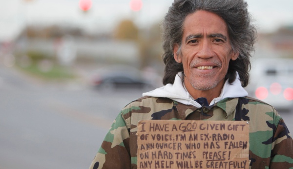 Ted Williams de mendigo a estrella gracias a YouTube