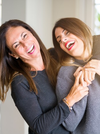 31 frases divertidas en el Día de la Madre: chistes para hacer reír a mamá