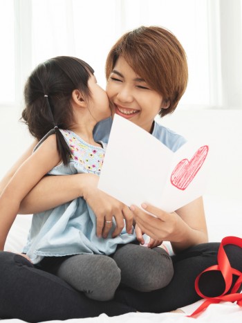 Regalos para una mamá primeriza en el Día de la Madre: 13 ideas lindas